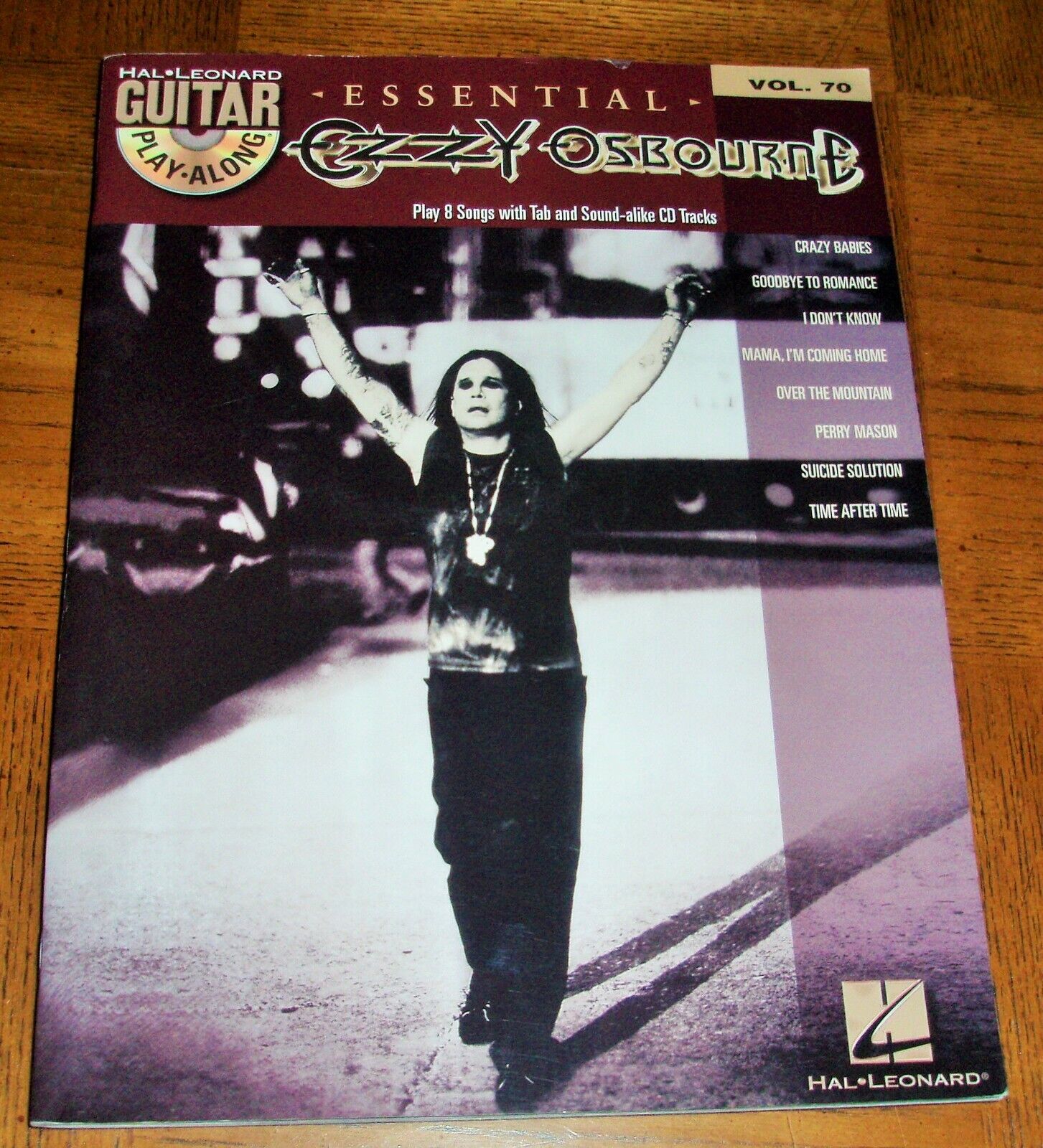 Ozzy Osbourne Music Book & Cd - Essential - Guitar Play Along Cd - Hal Leonard